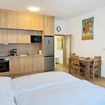 Riverside Apartment Praha